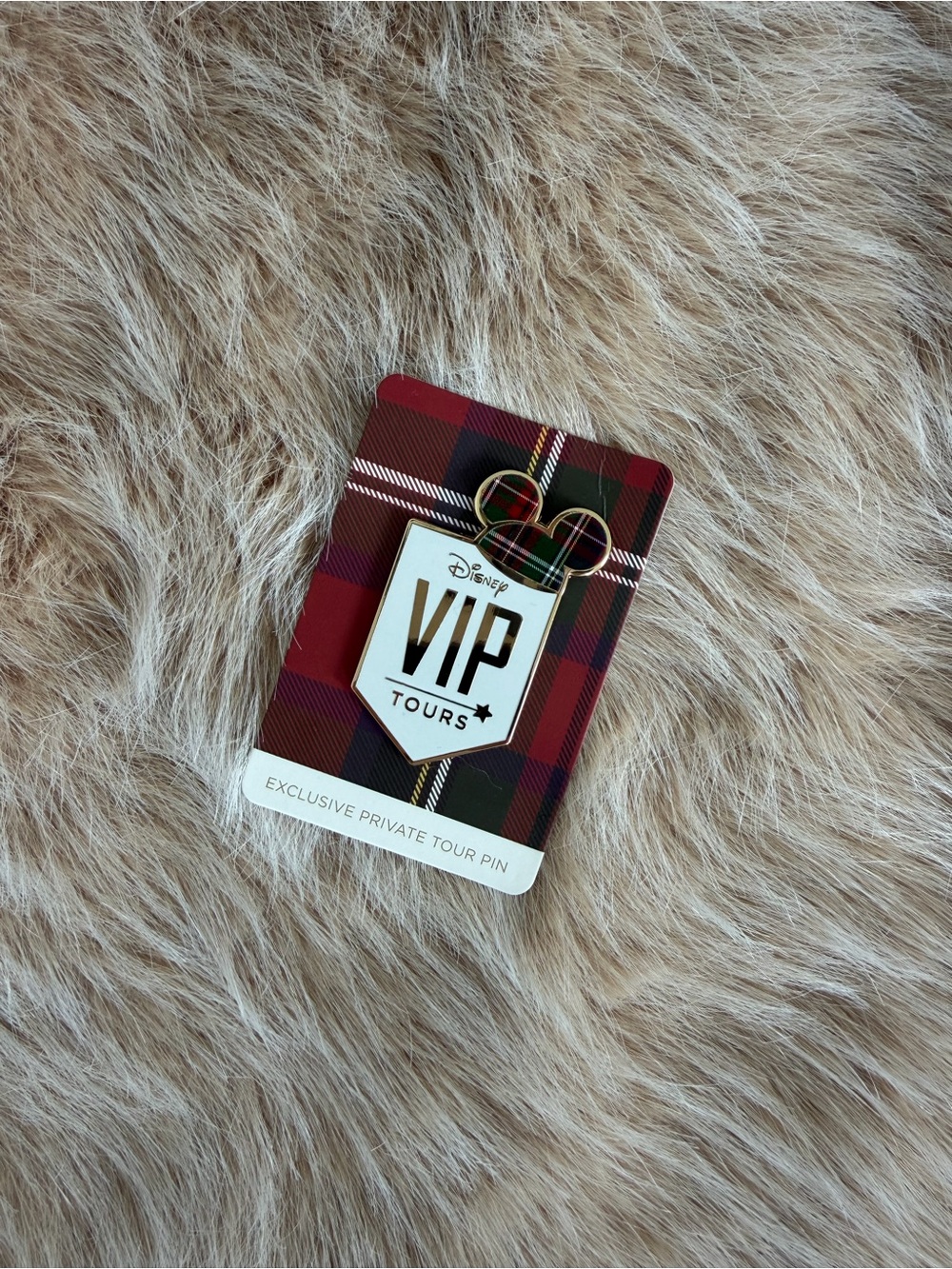 Disney vip pin
